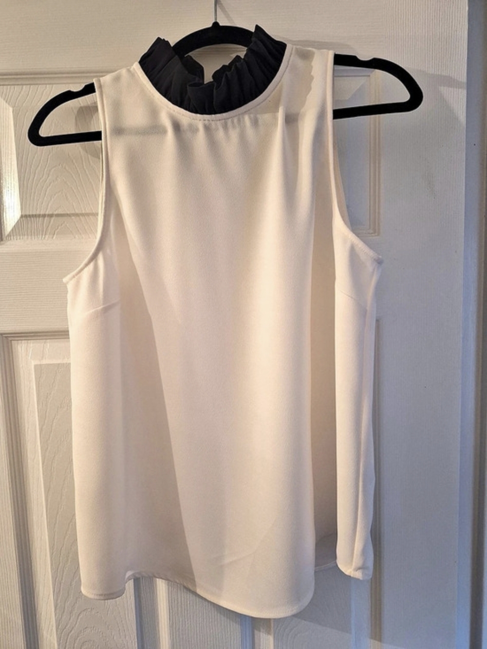 J.Crew Ruffle-Neck Top in 365 Crepe White & Black Sz Mediam